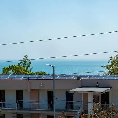 アパートホテル Family Perla