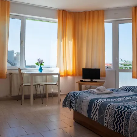 Family Perla ゴールデンサンド