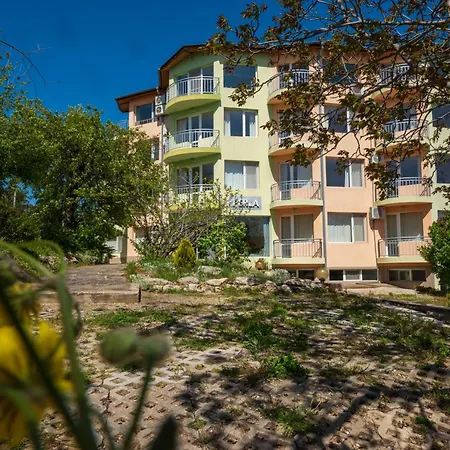 Family Perla شقة فندقية 2*