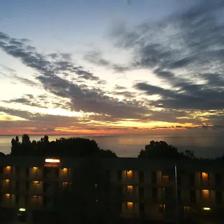 Family Perla 2* غولدن ساندز